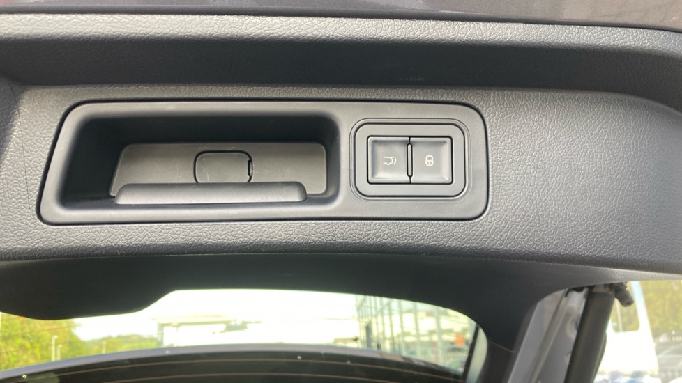 BYD Seal U 1.5 DM-i Comfort 5dr Auto Estate - Image 55