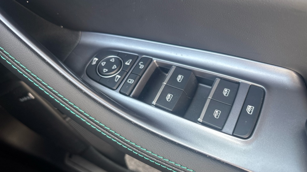 BYD Seal U 1.5 DM-i Comfort 5dr Auto Estate - Image 31