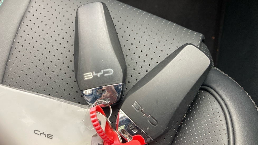 BYD Seal U 1.5 DM-i Comfort 5dr Auto Estate - Image 20