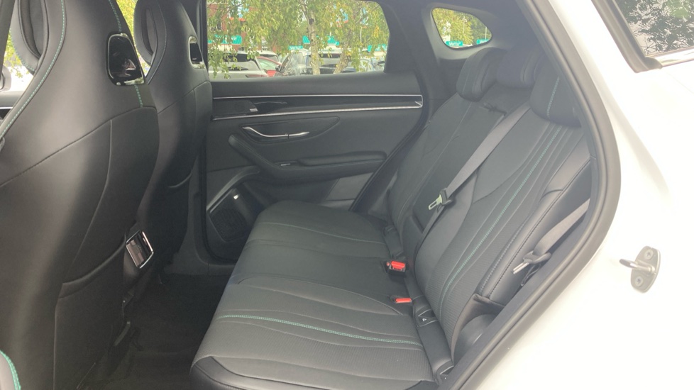BYD Seal U 1.5 DM-i Comfort 5dr Auto Estate - Image 16