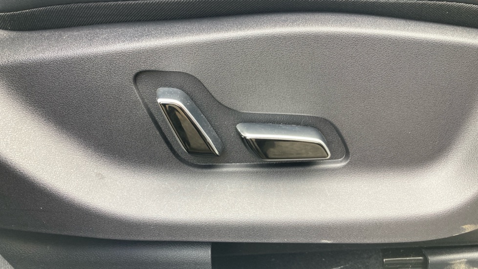 BYD Seal U 1.5 DM-i Comfort 5dr Auto Estate - Image 37