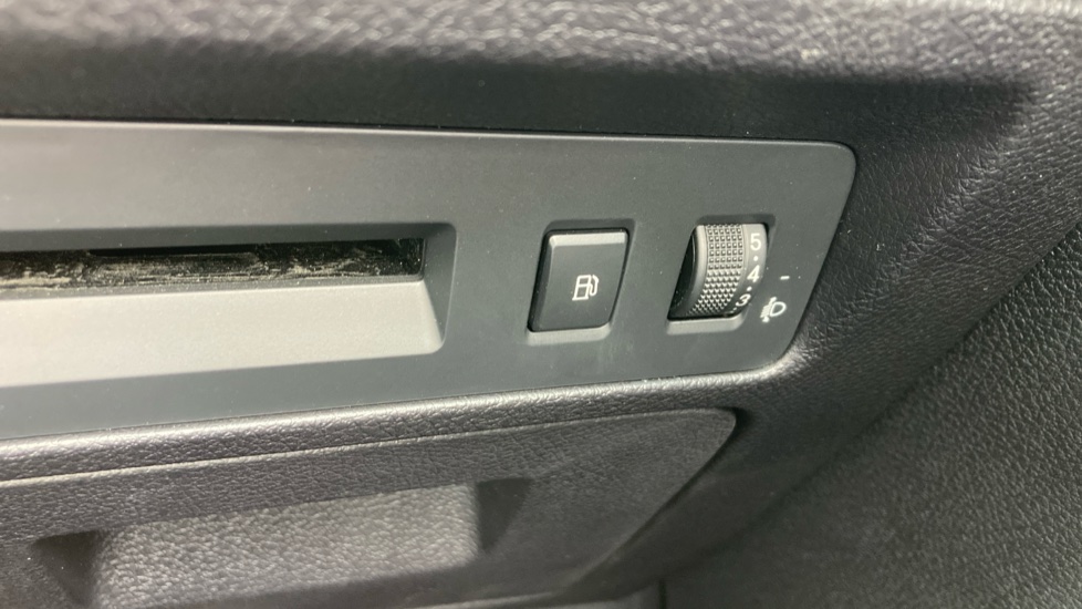 BYD Seal U 1.5 DM-i Comfort 5dr Auto Estate - Image 35