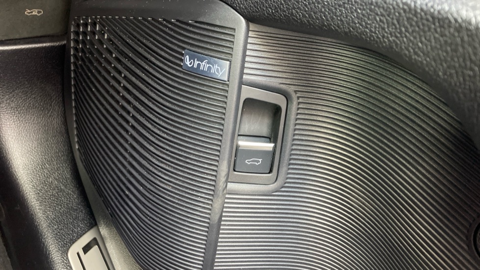 BYD Seal U 1.5 DM-i Comfort 5dr Auto Estate - Image 36