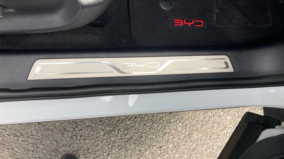 BYD Seal U 1.5 DM-i Comfort 5dr Auto Estate - Image 39