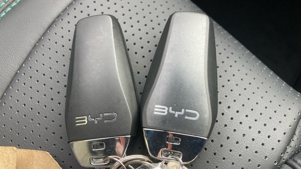 BYD Seal U 1.5 DM-i Boost 5dr Auto Estate - Image 19