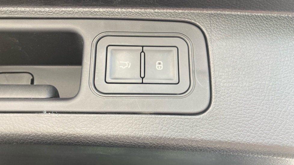 BYD Seal U 1.5 DM-i Boost 5dr Auto Estate - Image 47