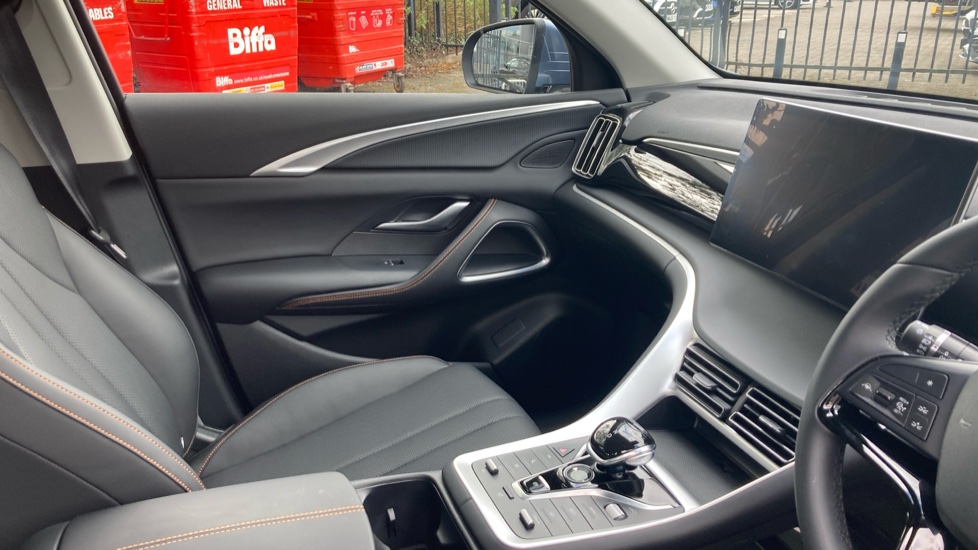 BYD Sealion 5 1.5 DM-i Comfort 5dr Auto Estate - Image 14