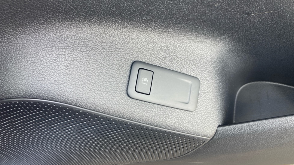 BYD Sealion 5 1.5 DM-i Comfort 5dr Auto Estate - Image 33