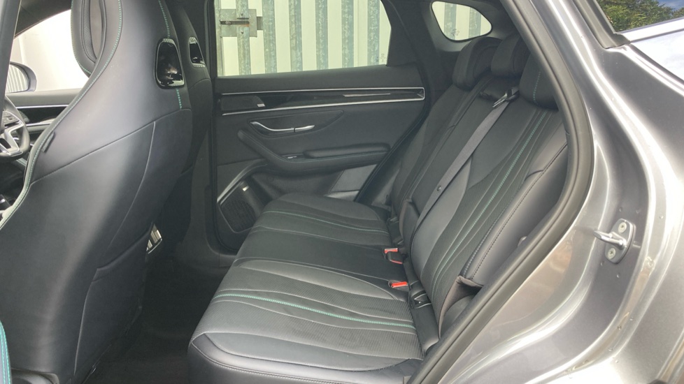BYD Seal U 1.5 DM-i Boost 5dr Auto Estate - Image 16