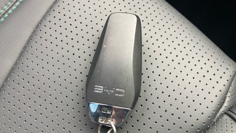 BYD Seal U 1.5 DM-i Boost 5dr Auto Estate - Image 20
