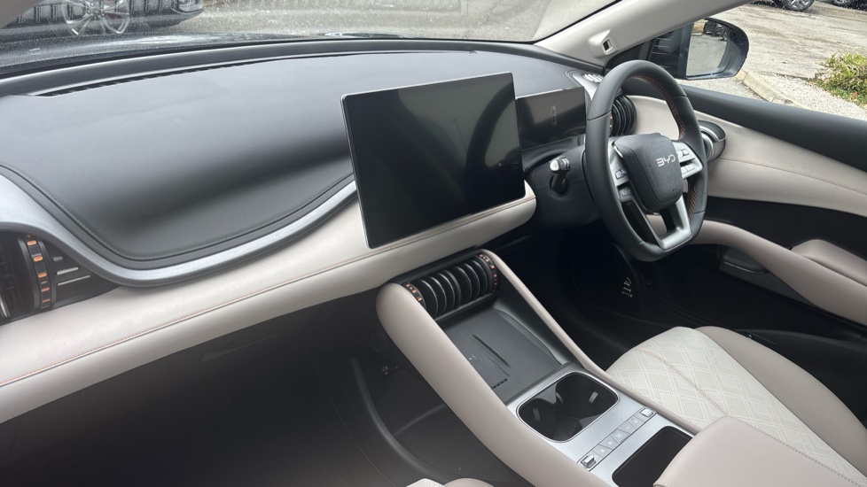 BYD Atto 3 Evo 230kW Design 75kWh 5dr Auto Electric Hatchback - Image 9