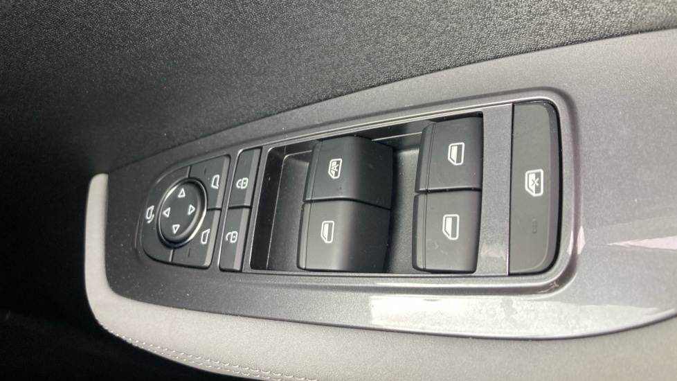 BYD Dolphin Surf 65kW Boost 43kWh 5dr Auto Electric Hatchback - Image 21