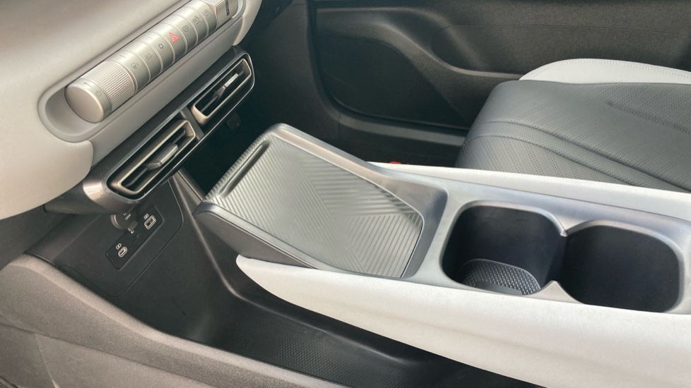 BYD Dolphin Surf 65kW Boost 43kWh 5dr Auto Electric Hatchback - Image 13