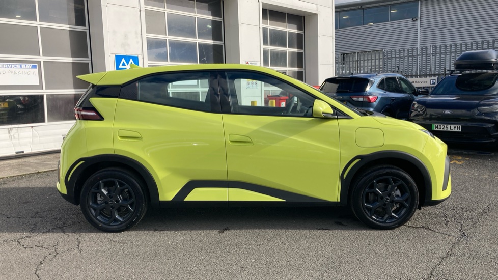 BYD Dolphin Surf 65kW Boost 43kWh 5dr Auto Electric Hatchback - Image 38