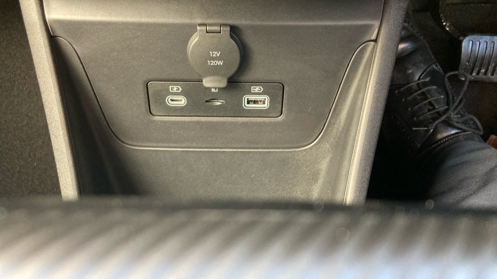 BYD Dolphin Surf 65kW Boost 43kWh 5dr Auto Electric Hatchback - Image 27