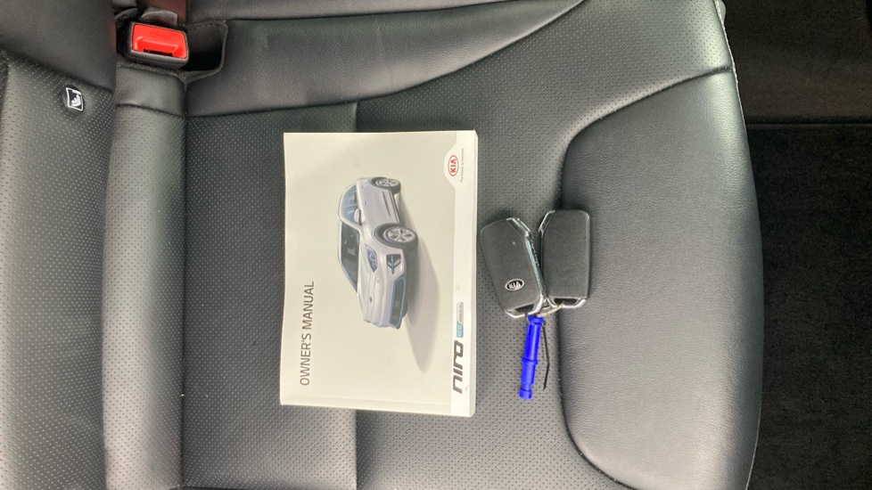 Kia E-Niro 150kW 4+ 64kWh 5dr Auto Electric Estate - Image 19