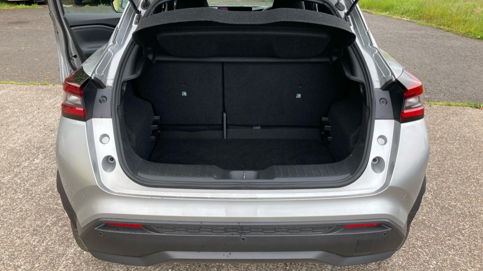 Nissan Juke 1.0 DiG-T N-Connecta 5dr Petrol Hatchback - Image 4