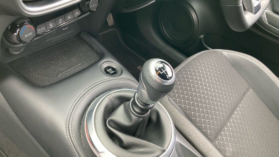 Nissan Juke 1.0 DiG-T N-Connecta 5dr Petrol Hatchback - Image 13