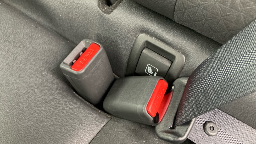 Nissan Juke 1.0 DiG-T N-Connecta 5dr Petrol Hatchback - Image 17