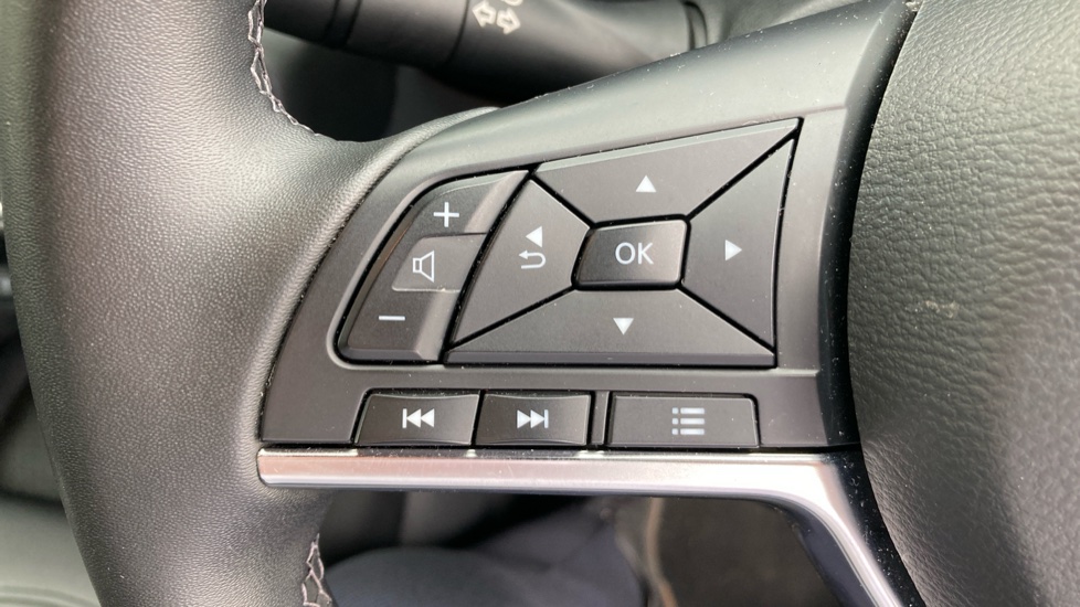 Nissan Juke 1.0 DiG-T N-Connecta 5dr Petrol Hatchback - Image 35