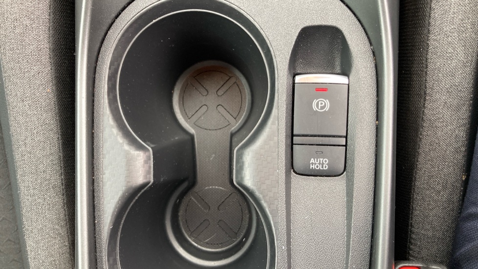 Nissan Juke 1.0 DiG-T N-Connecta 5dr Petrol Hatchback - Image 37