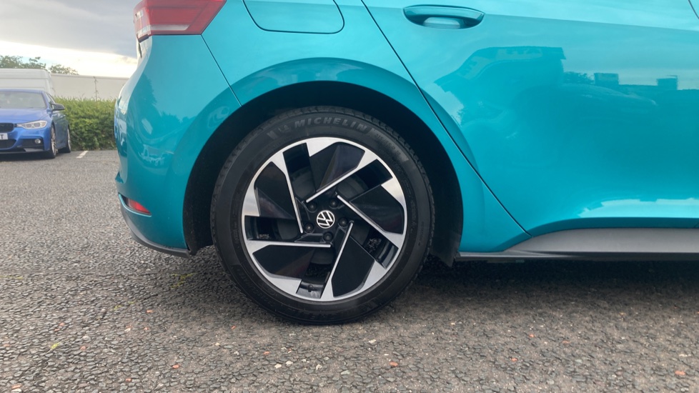 Volkswagen ID.3 150kW Tech Pro Performance 58kWh 5dr Auto Electric Hatchback - Image 7