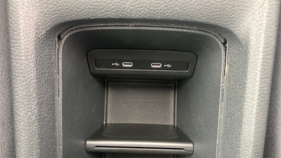Volkswagen ID.3 150kW Tech Pro Performance 58kWh 5dr Auto Electric Hatchback - Image 37