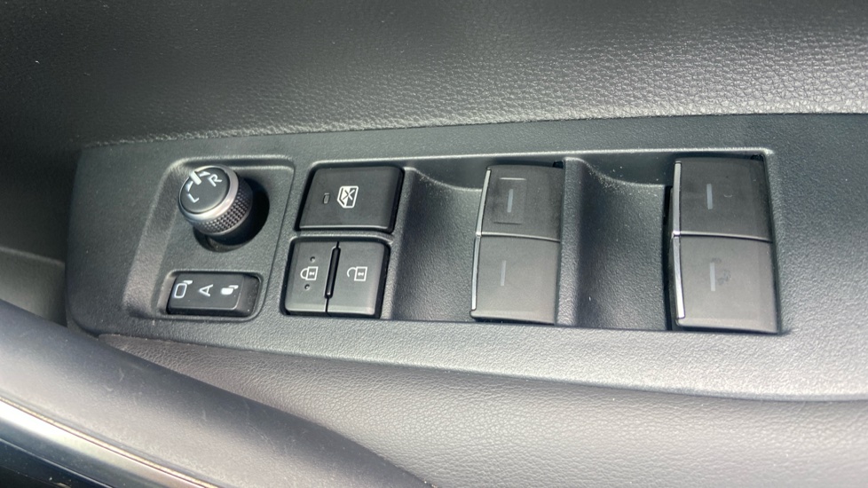 Toyota Corolla 1.8 VVT-i Hybrid Excel 5dr CVT Hybrid Hatchback - Image 26