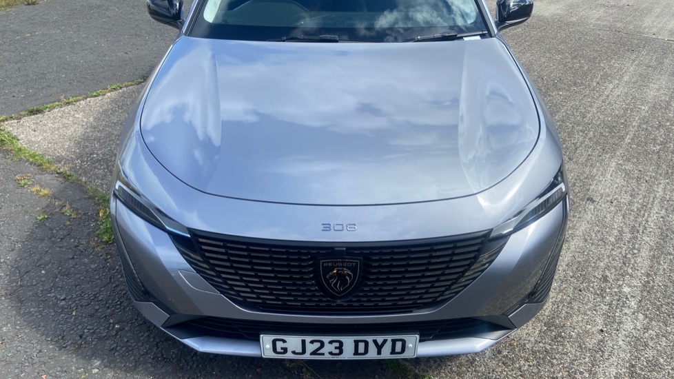 Peugeot 308 1.2 PureTech Allure Premium 5dr EAT8 Petrol Hatchback - Image 8