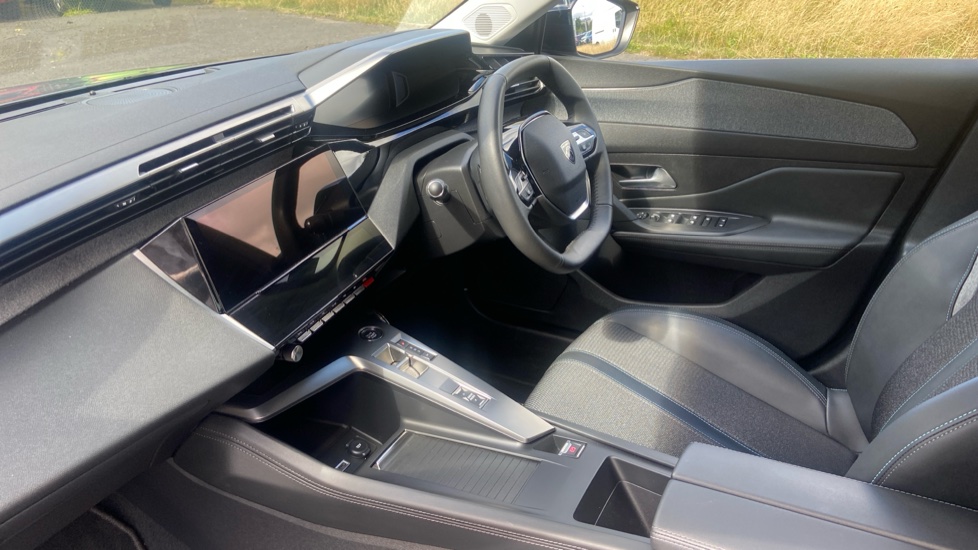 Peugeot 308 1.2 PureTech Allure Premium 5dr EAT8 Petrol Hatchback - Image 9