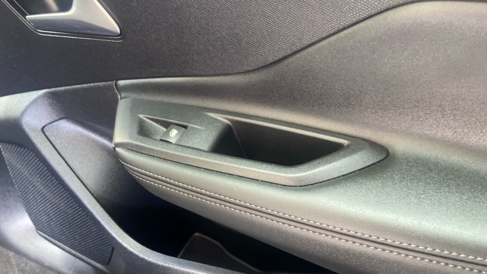 Peugeot 308 1.2 PureTech Allure Premium 5dr EAT8 Petrol Hatchback - Image 23