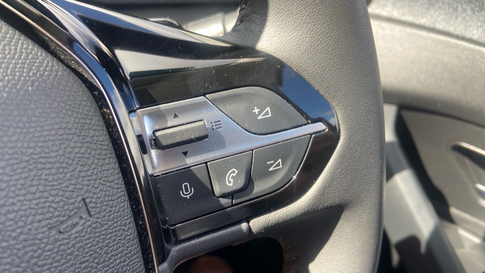 Peugeot 308 1.2 PureTech Allure Premium 5dr EAT8 Petrol Hatchback - Image 24