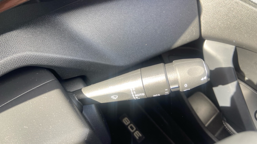 Peugeot 308 1.2 PureTech Allure Premium 5dr EAT8 Petrol Hatchback - Image 27
