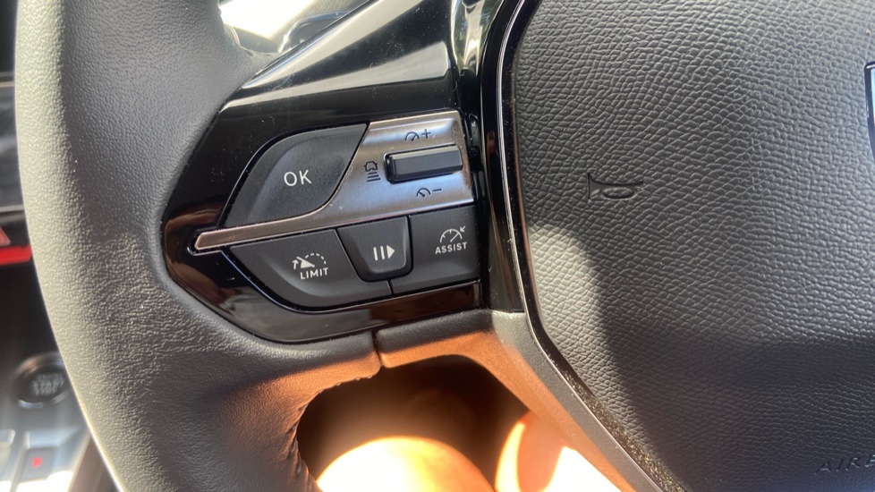 Peugeot 308 1.2 PureTech Allure Premium 5dr EAT8 Petrol Hatchback - Image 38