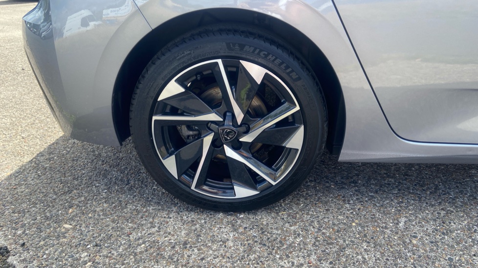 Peugeot 308 1.2 PureTech Allure Premium 5dr EAT8 Petrol Hatchback - Image 48