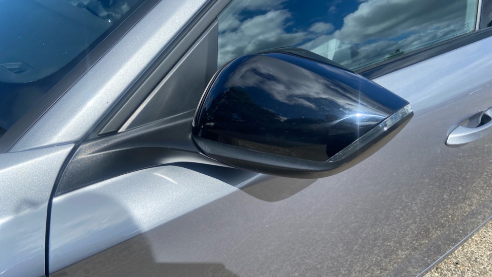Peugeot 308 1.2 PureTech Allure Premium 5dr EAT8 Petrol Hatchback - Image 51