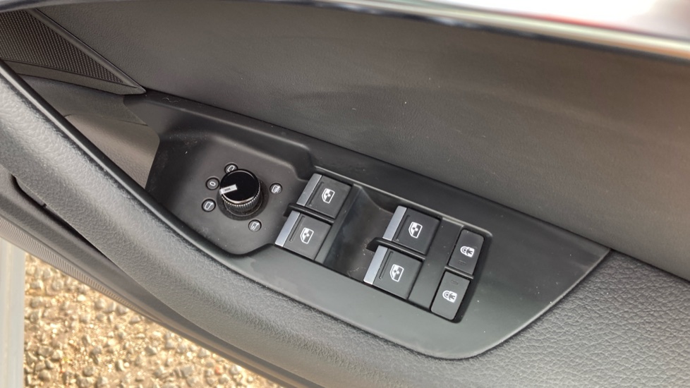Audi A6 40 TFSI Sport 4dr S Tronic [Tech Pack] Petrol Saloon - Image 21
