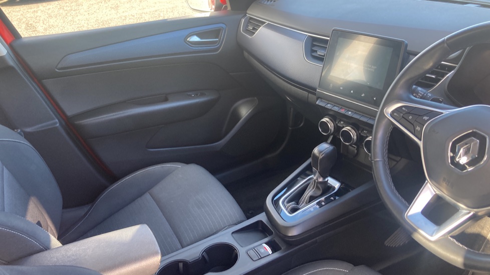 Renault Arkana 1.3 TCe Mild Hybrid 140 Iconic 5dr EDC Petrol Estate - Image 14