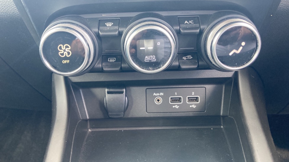 Renault Arkana 1.3 TCe Mild Hybrid 140 Iconic 5dr EDC Petrol Estate - Image 32