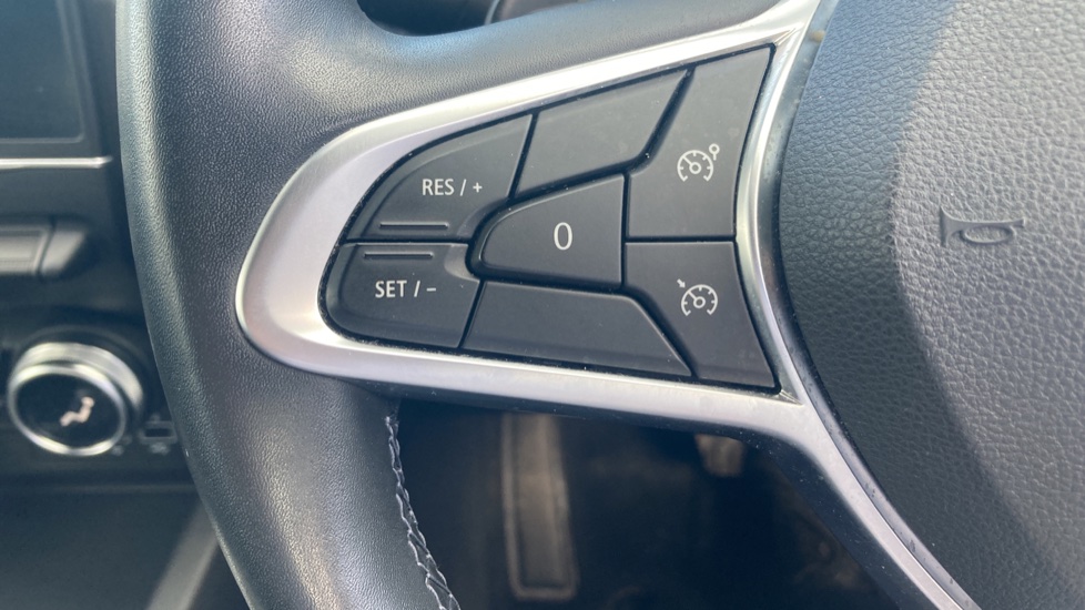 Renault Arkana 1.3 TCe Mild Hybrid 140 Iconic 5dr EDC Petrol Estate - Image 34