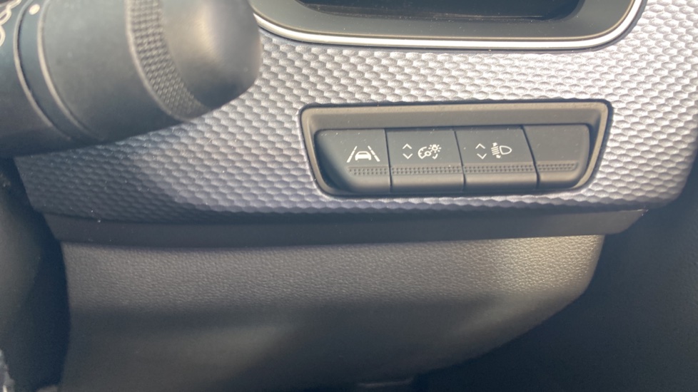 Renault Arkana 1.3 TCe Mild Hybrid 140 Iconic 5dr EDC Petrol Estate - Image 40