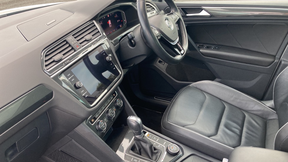 Volkswagen Tiguan 2.0 TDi 190 4Motion SEL 5dr DSG Diesel Estate - Image 9