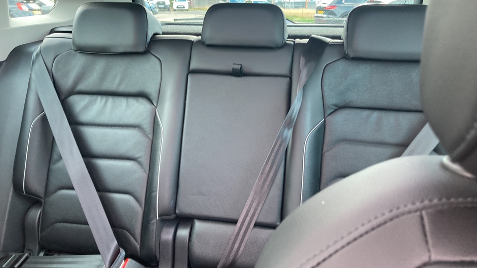 Volkswagen Tiguan 2.0 TDi 190 4Motion SEL 5dr DSG Diesel Estate - Image 15