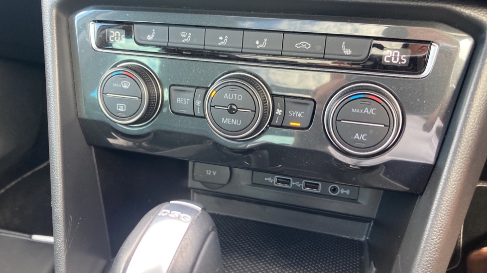 Volkswagen Tiguan 2.0 TDi 190 4Motion SEL 5dr DSG Diesel Estate - Image 26