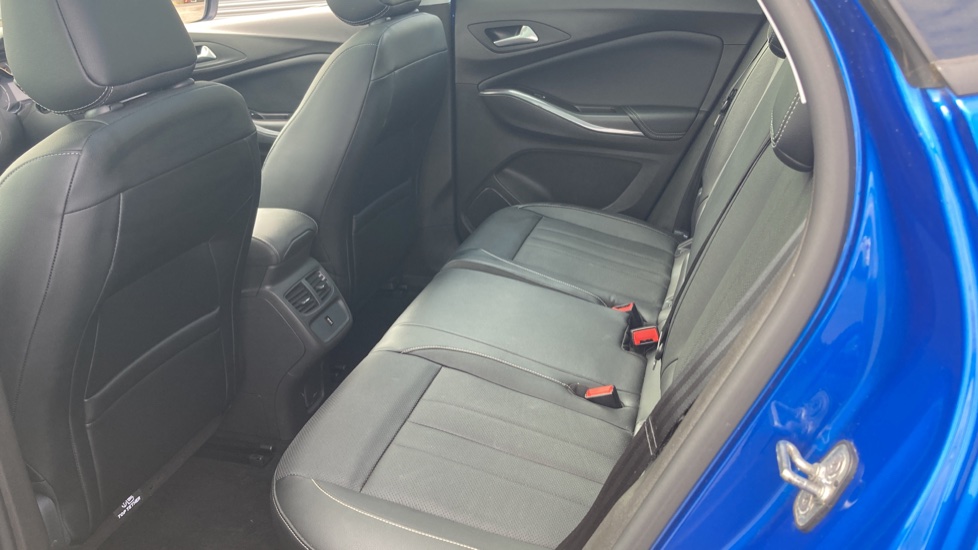 Vauxhall Grandland X 1.2 Turbo Elite Nav 5dr Auto [8 Speed] Petrol Hatchback - Image 16