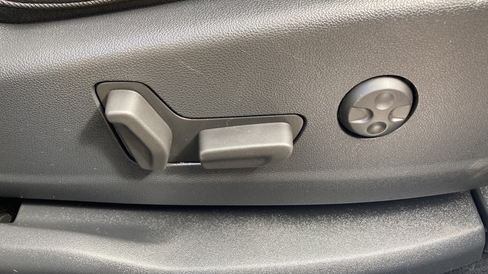 Vauxhall Grandland X 1.2 Turbo Elite Nav 5dr Auto [8 Speed] Petrol Hatchback - Image 32
