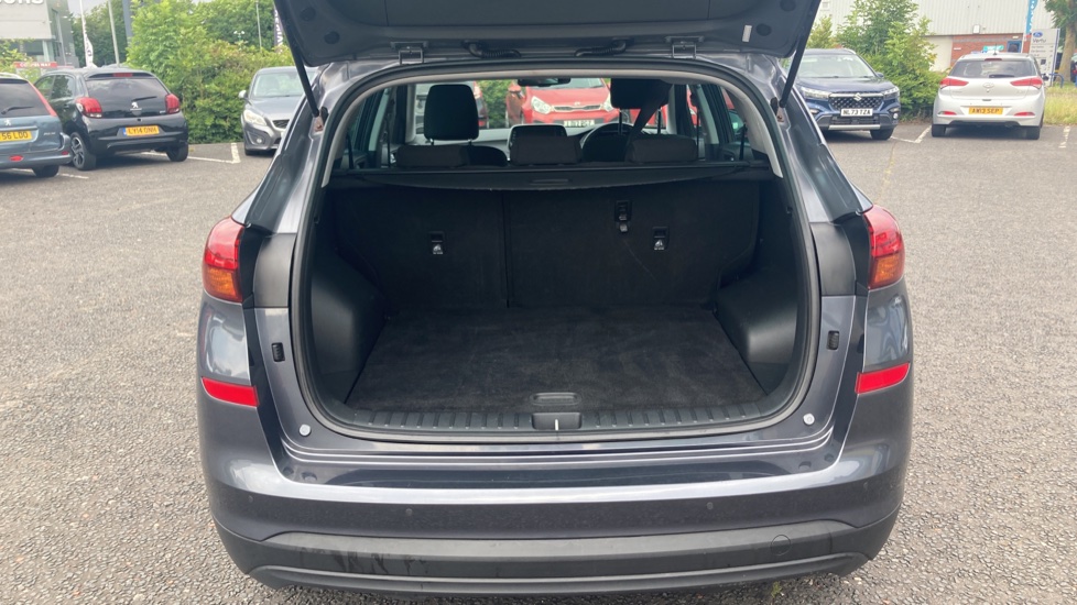 Hyundai TUCSON 1.6 GDi SE Nav 5dr 2WD Petrol Estate - Image 4