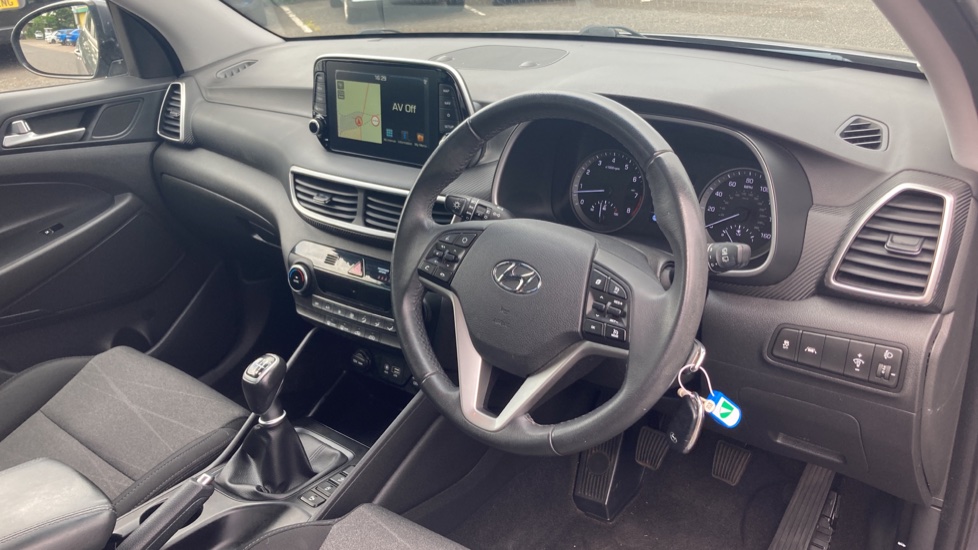 Hyundai TUCSON 1.6 GDi SE Nav 5dr 2WD Petrol Estate - Image 11