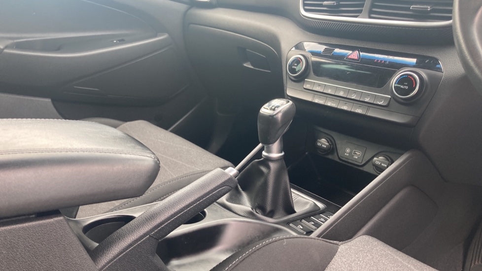 Hyundai TUCSON 1.6 GDi SE Nav 5dr 2WD Petrol Estate - Image 13