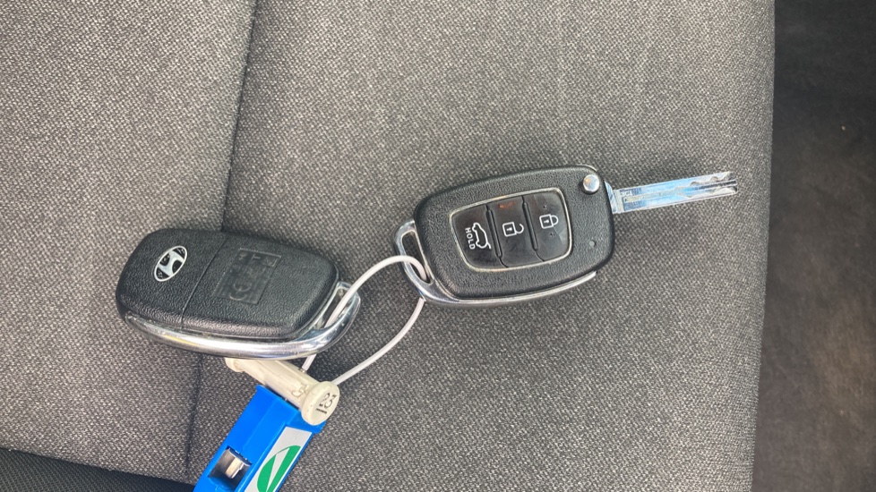 Hyundai TUCSON 1.6 GDi SE Nav 5dr 2WD Petrol Estate - Image 20
